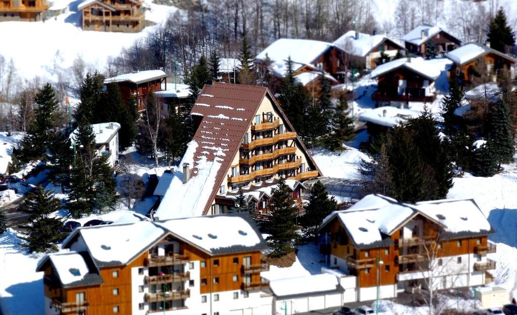 Hotel Adret Les Deux Alpes Exterior foto